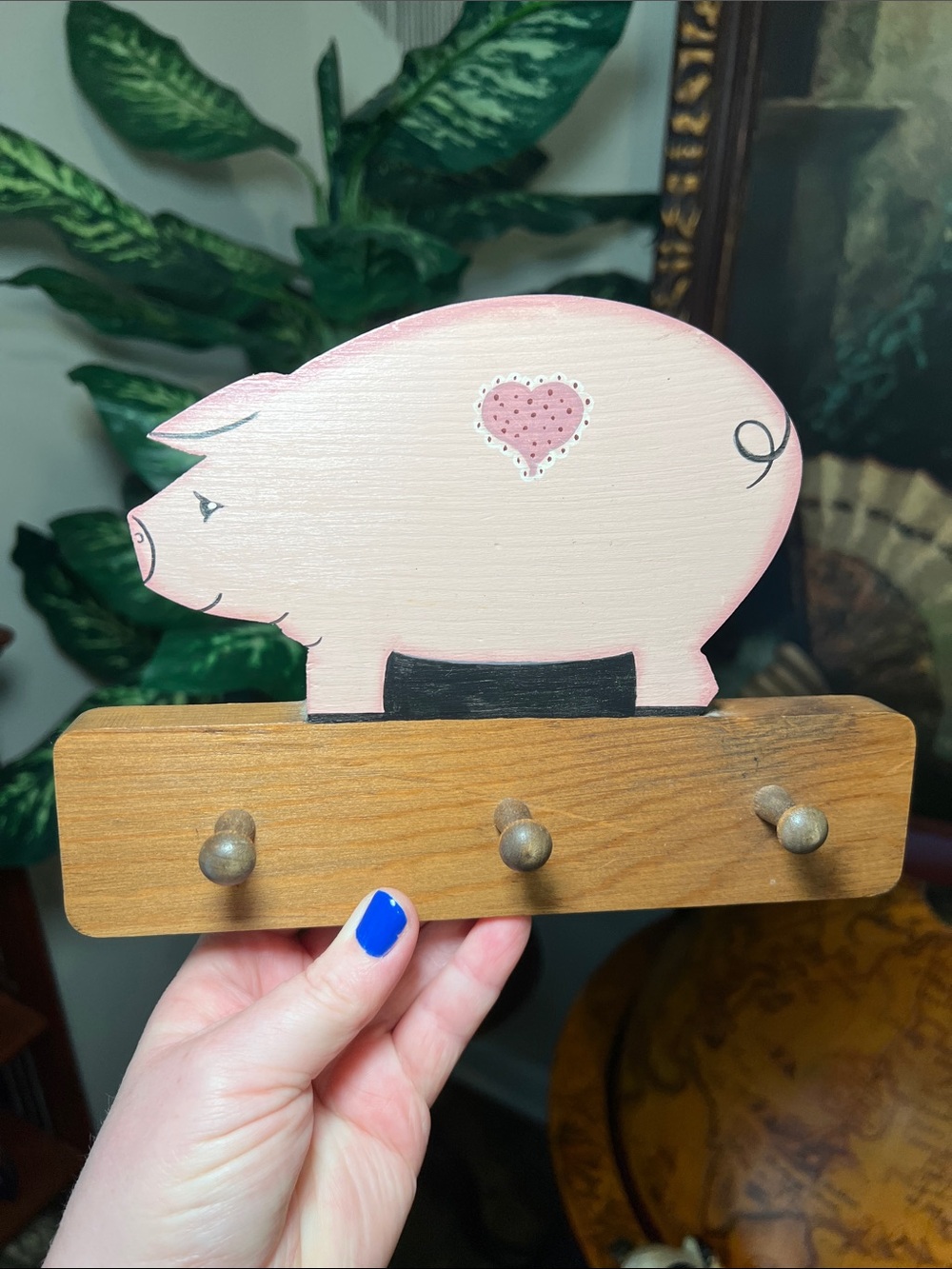 Vintage Farmhouse Primitive Folk Art Handpainted Pig Wooden Key Rack Wall Hooks